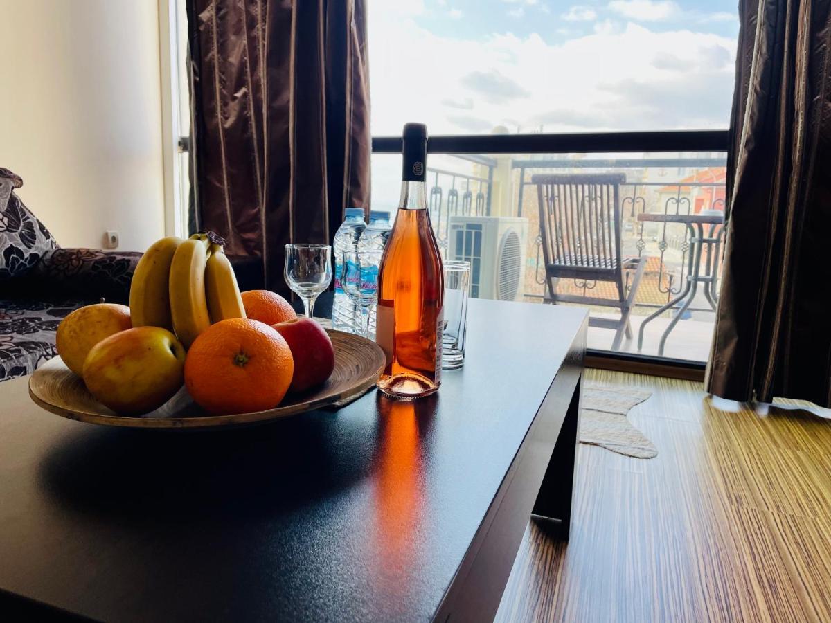At The American'S Hotel ポモリエ エクステリア 写真