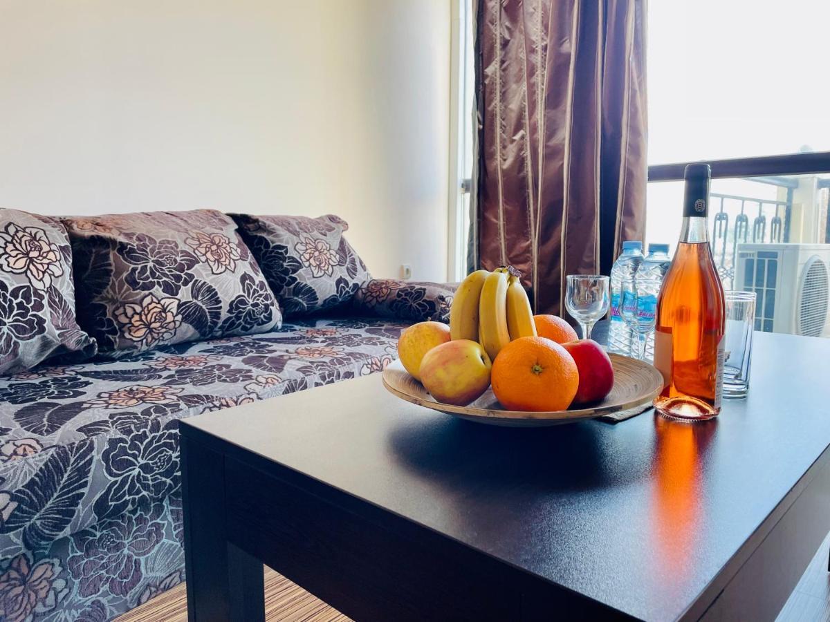 At The American'S Hotel ポモリエ エクステリア 写真
